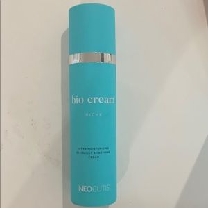 🧖🏻‍♀️Skincare NeoCutis BioCream Overnight …